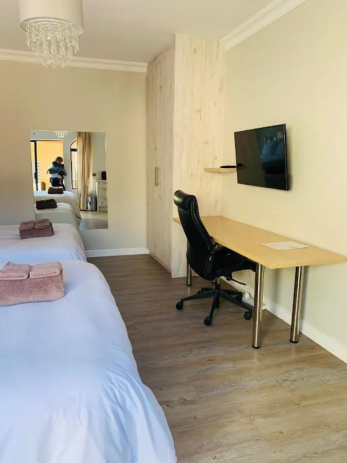 ** Guest house Stay At 11 On Gull Cape Town South Africa