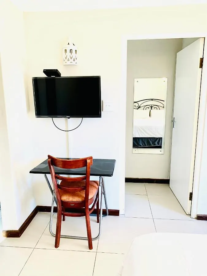 Guest house Stay At 11 On Gull Cape Town