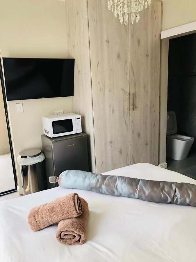 Stay At 11 On Gull Cape Town
